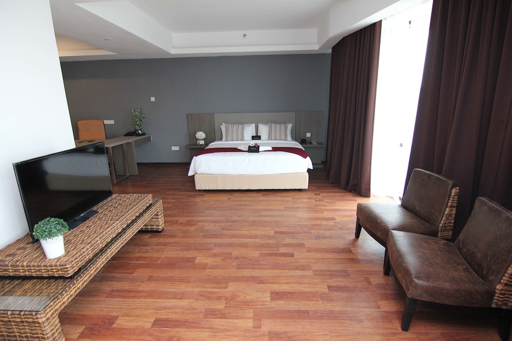 Nexus Regency Suites & Hotel 31/69