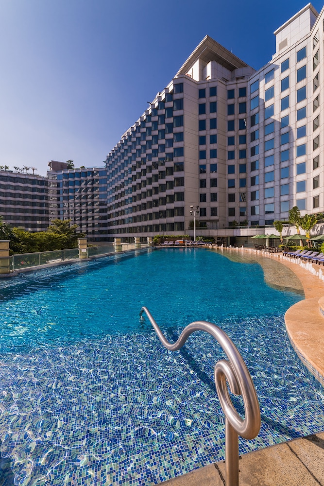 Harbour Plaza Metropolis 39/43