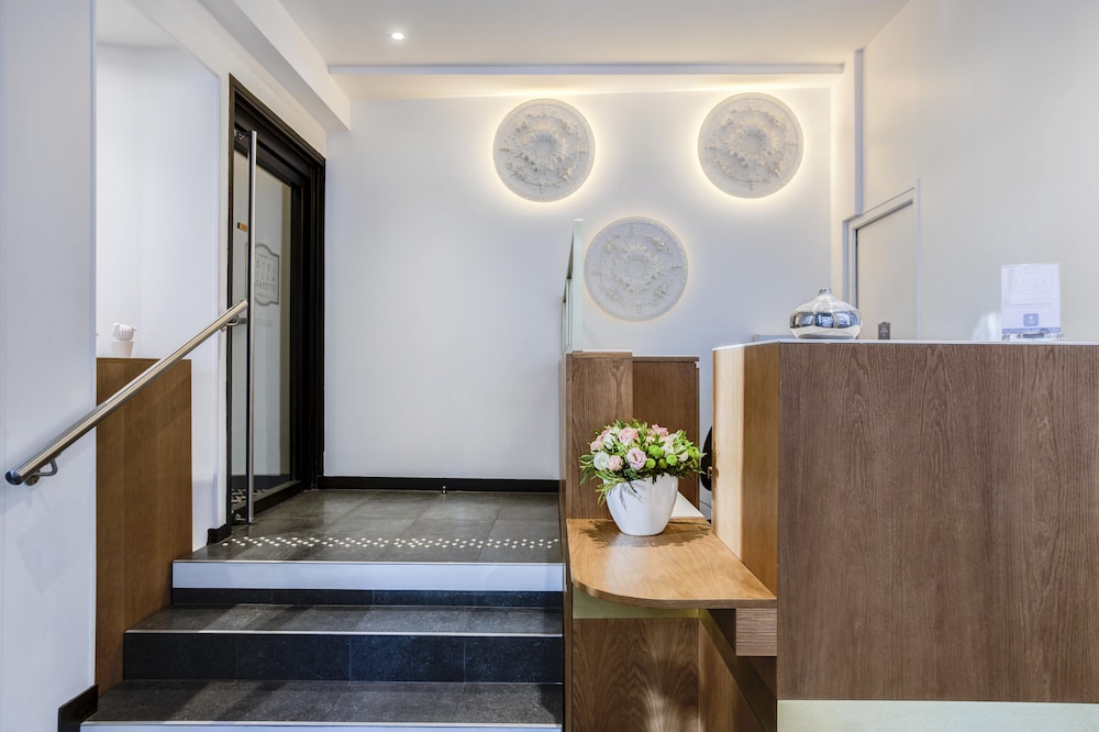 Lobby at Hotel Petit Lafayette, PARIS