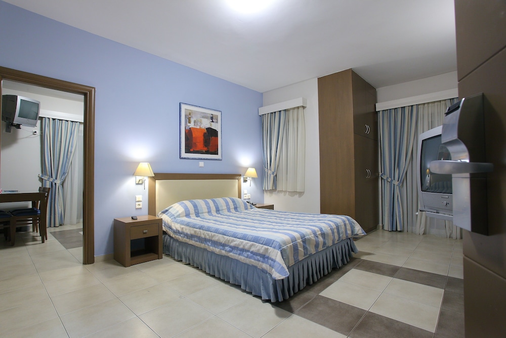 Philoxenia Hotel 19/75