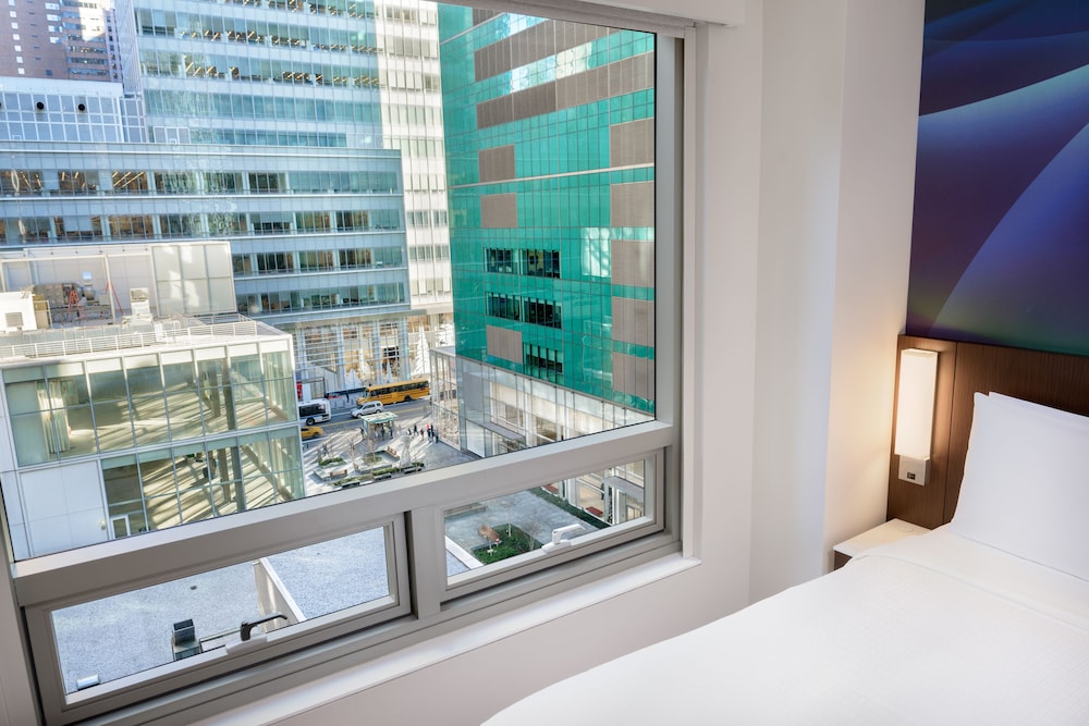 Luma Hotel Times Square 17/23