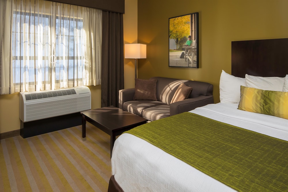 Best Western Plus Franciscan Square Inn and Suites Steubenville 12/47
