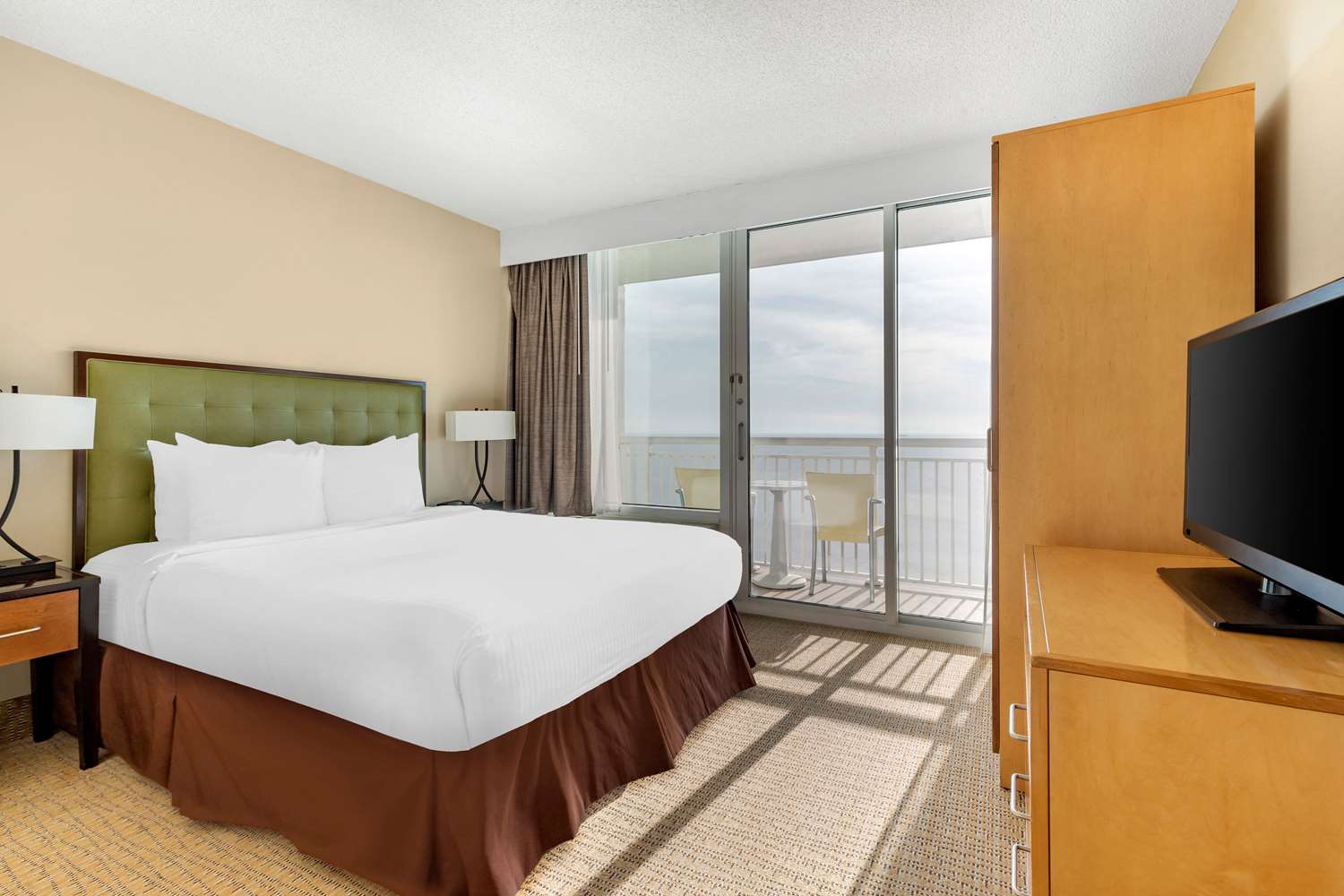 1 Bedroom, Suite, Ocean Front, Bathtub, Accessible