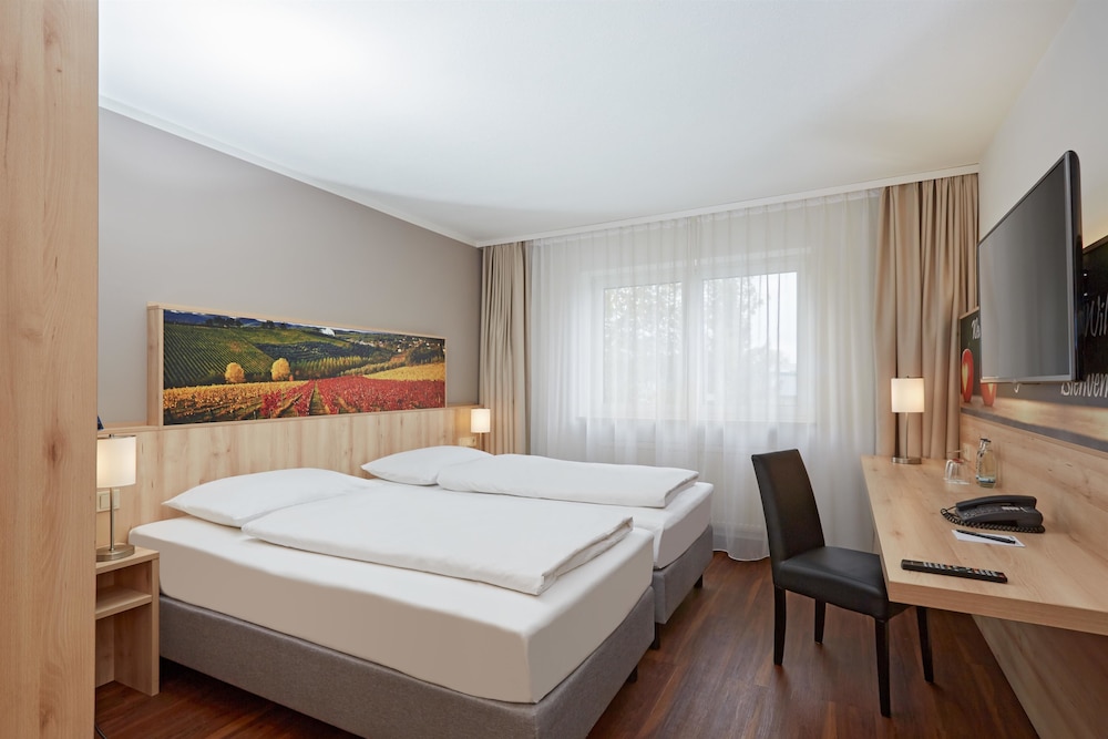 H Hotel Stuttgart Herrenberg 8/63