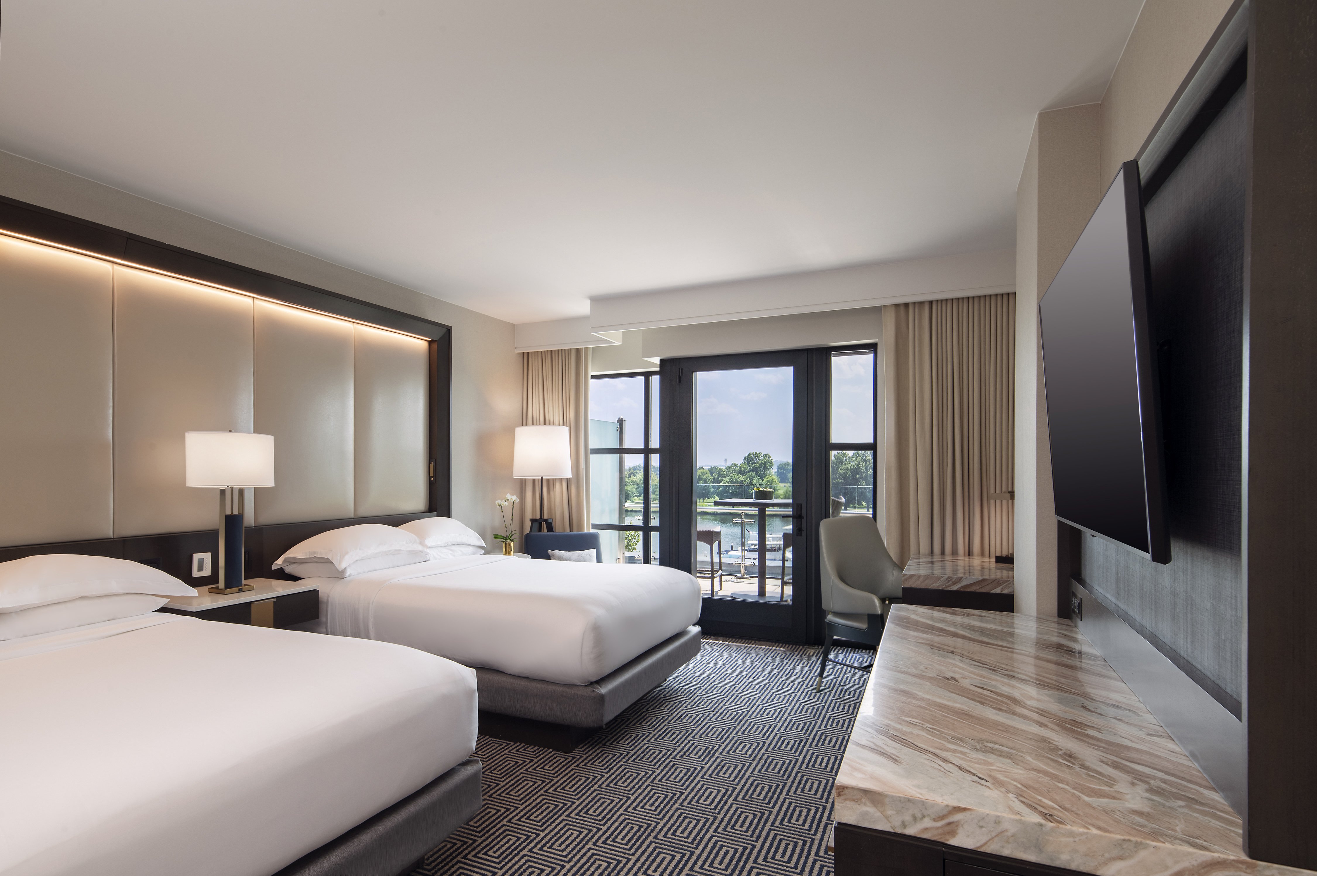 Promenade, 2 Queen Beds