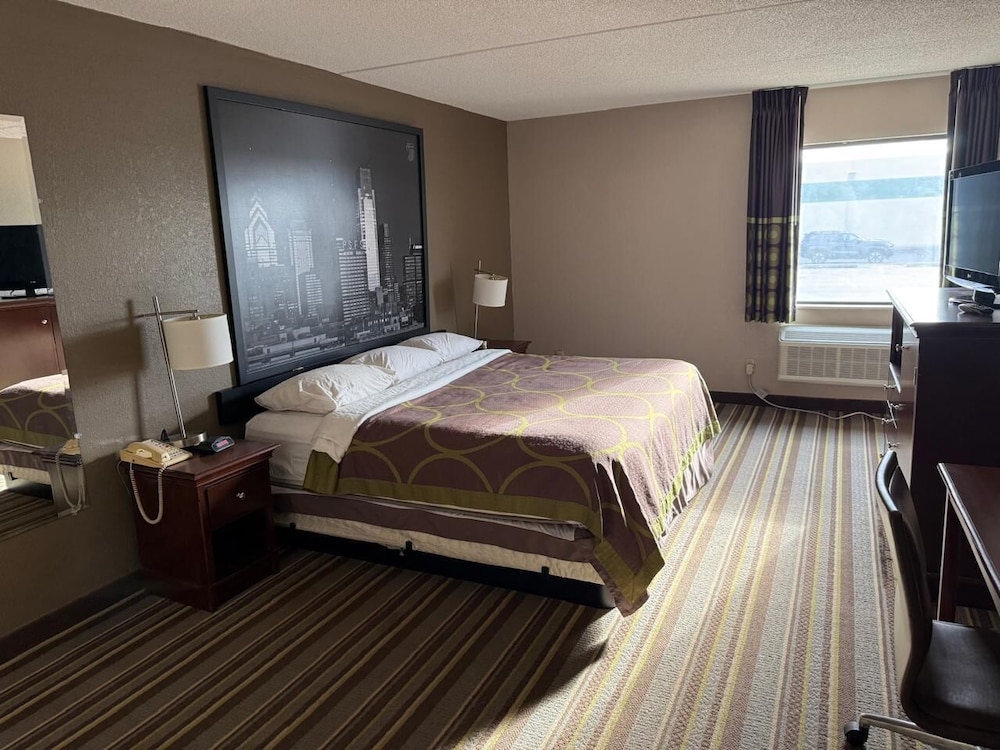Super 8 By Wyndham Chambersburg I-81 11/43