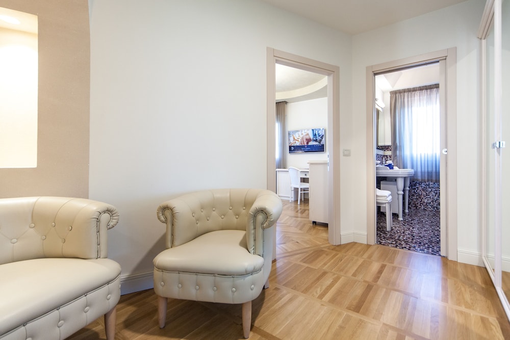 Hotel Aurelia 60/75