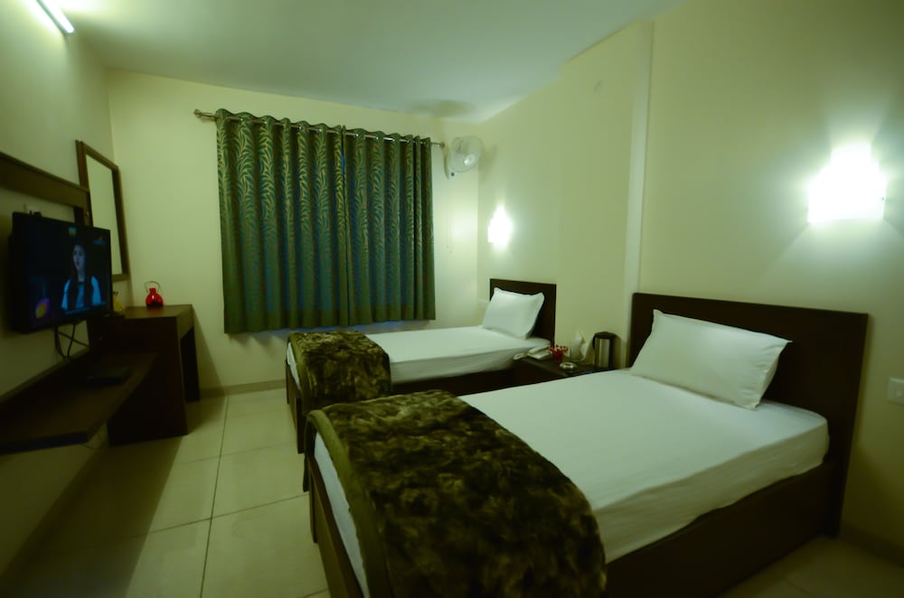 Hotel Sunday Inn 6/41