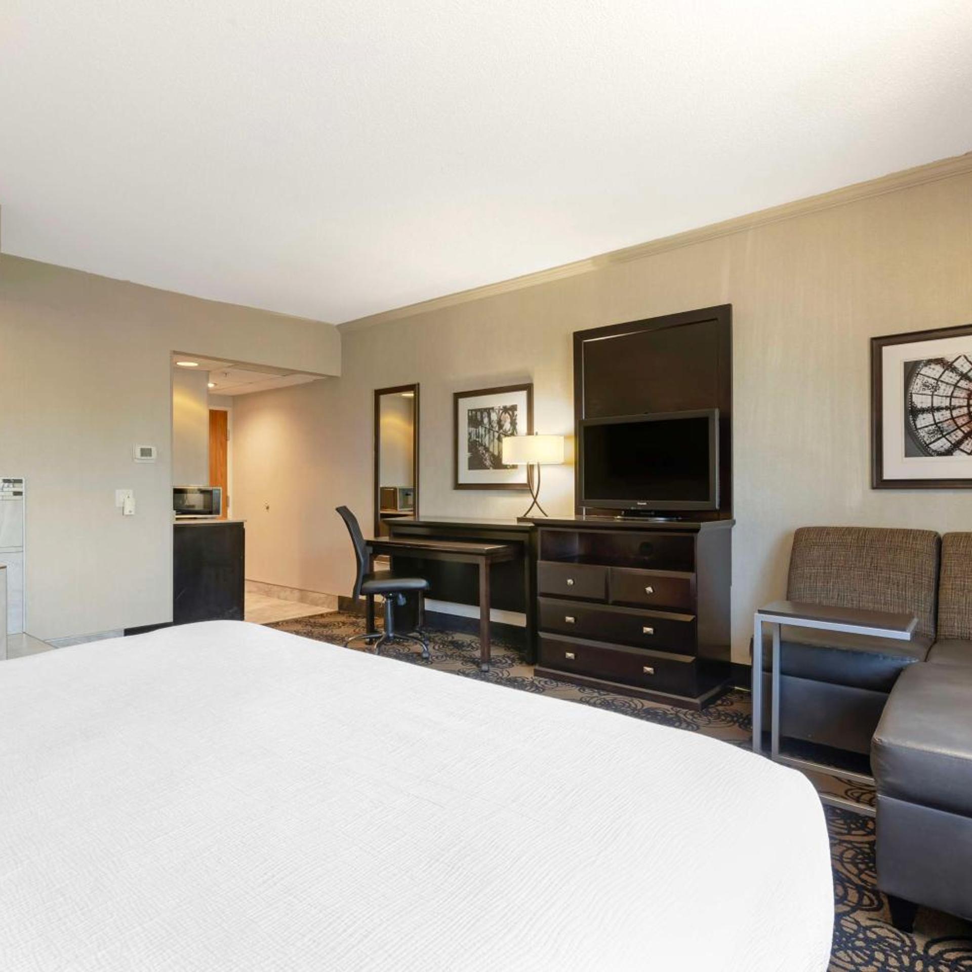 Room, King Bed, Hot Tub