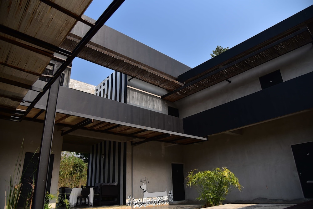 Home Elements Khaoyai 4/27