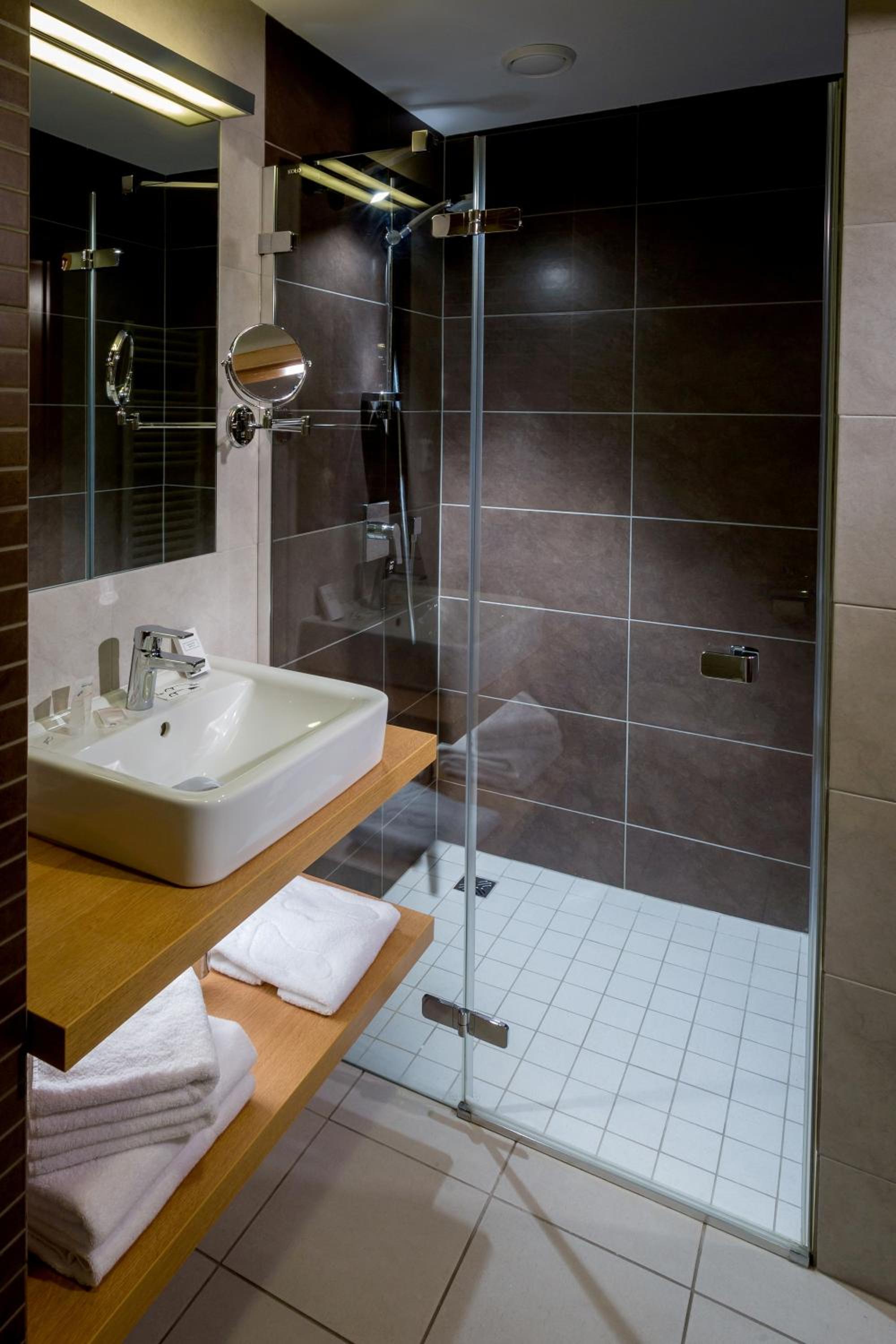 Sareza Hotel 45/48
