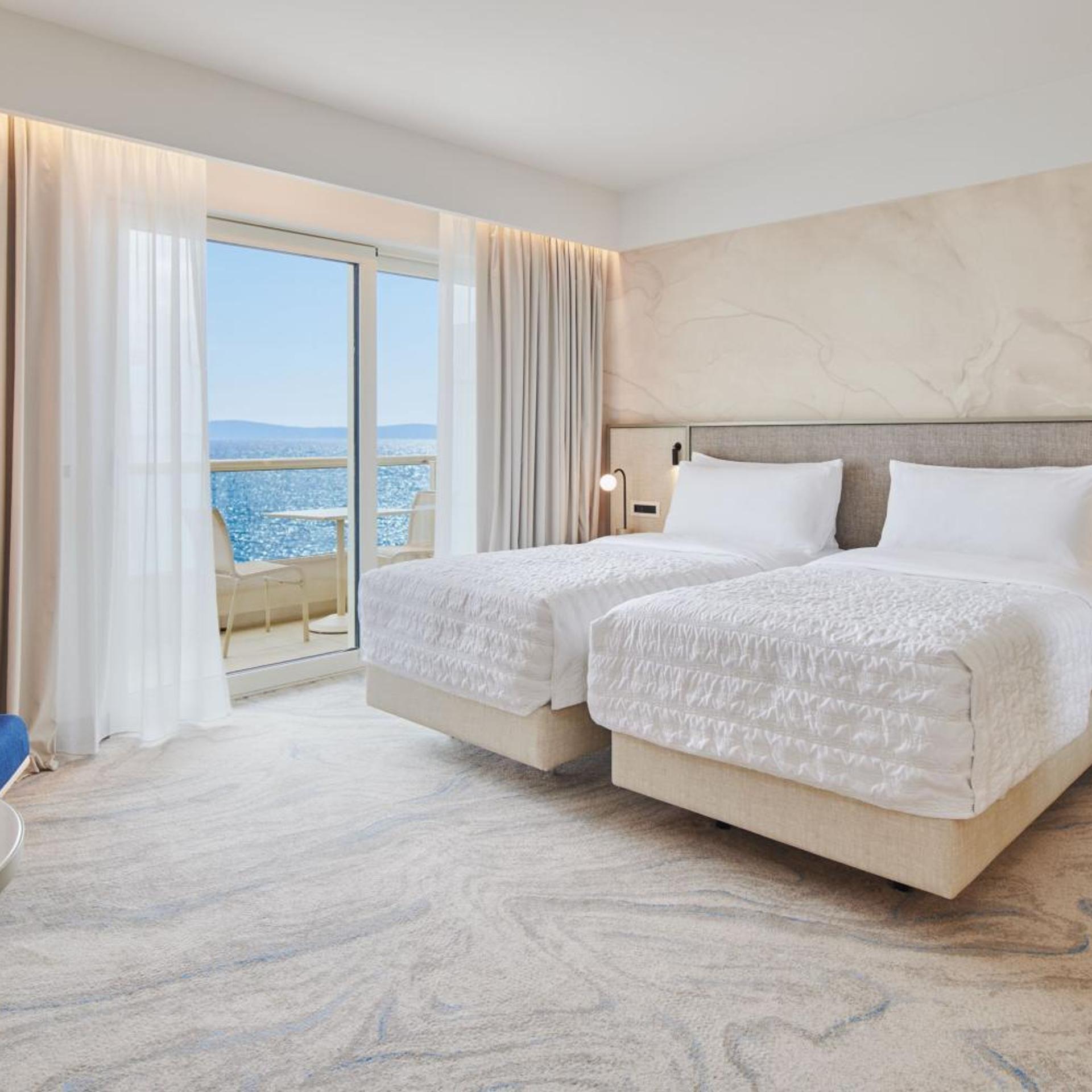 Elegant, Twin Beds, Sea View