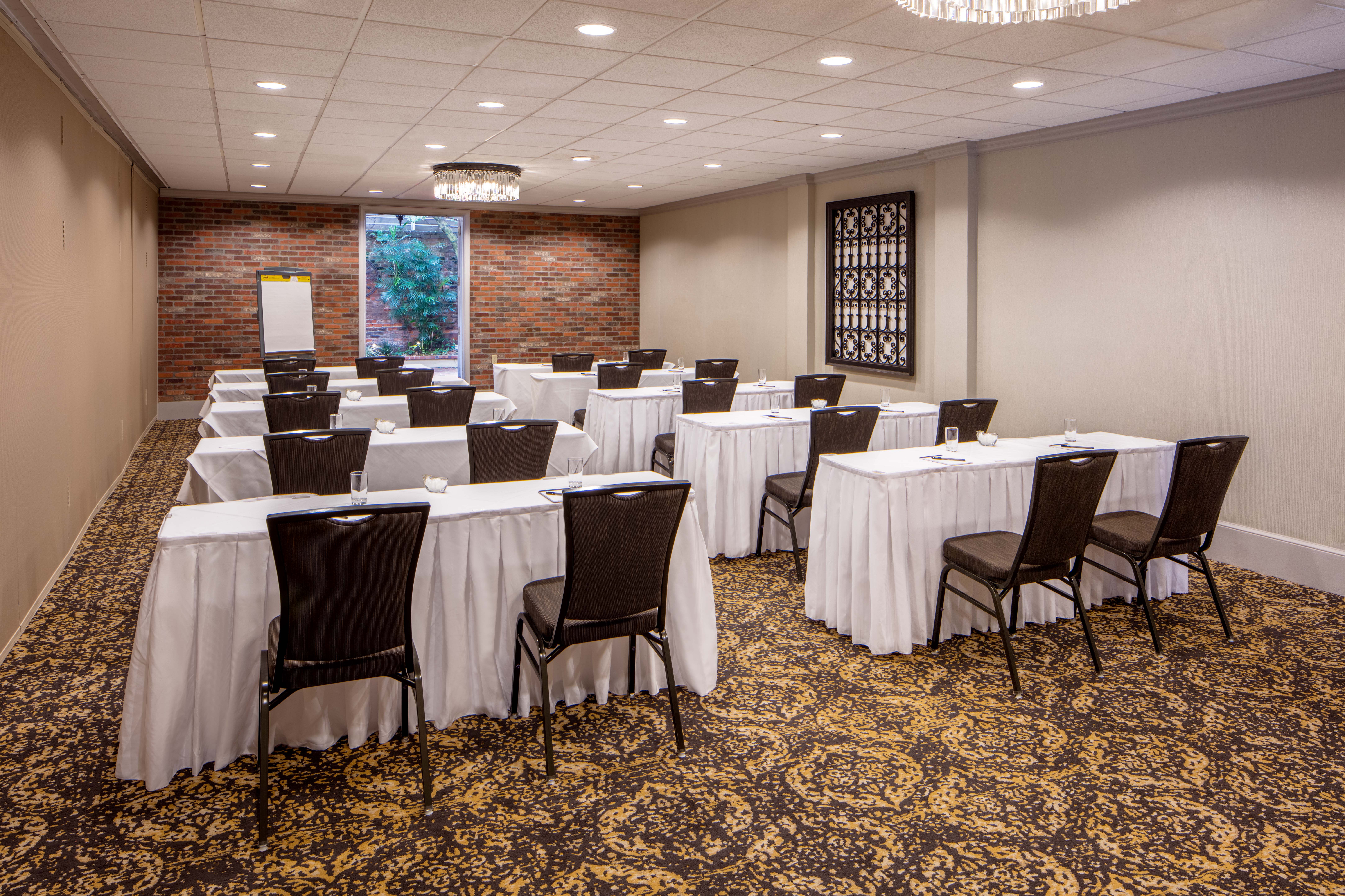 Holiday Inn Hotel French Quarter-Chateau Lemoyne 12/19