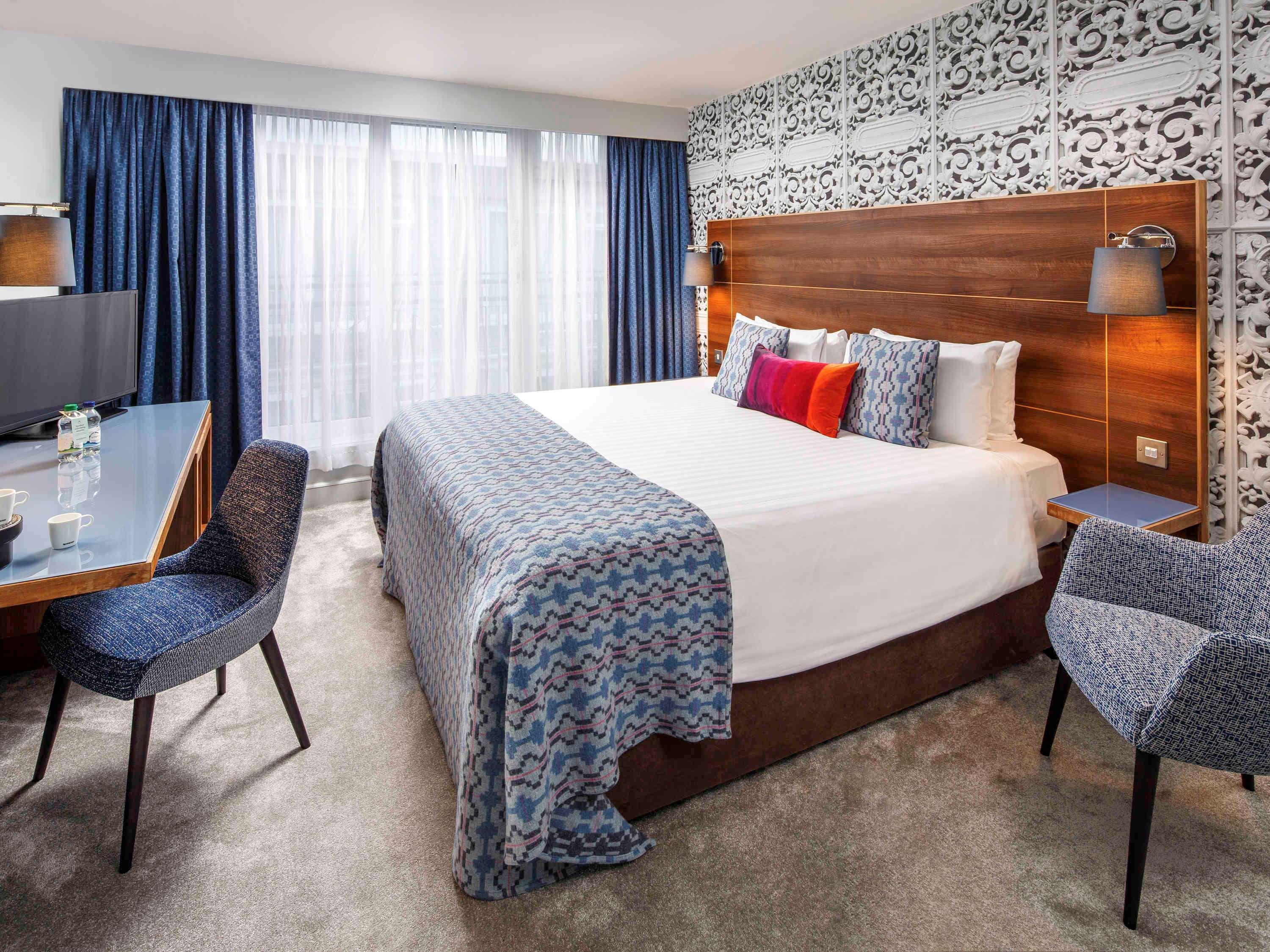 PRIVILEGE, DOUBLE BED
