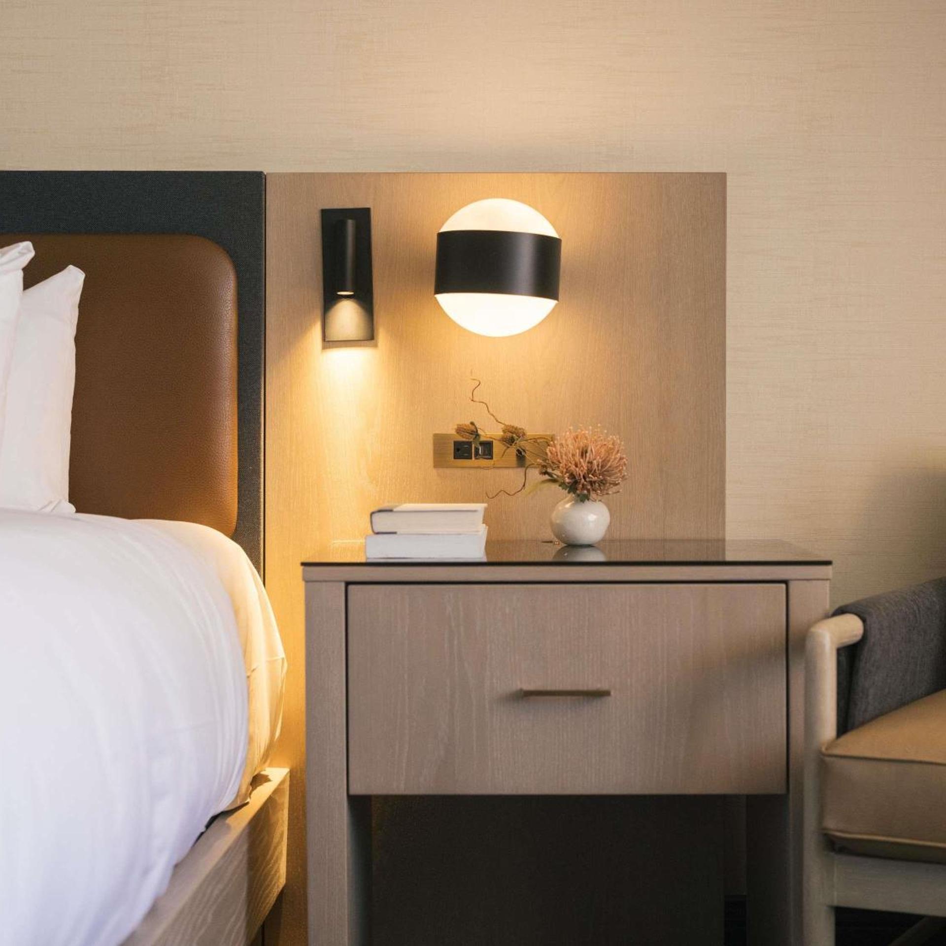 Junior Suite, King Bed, Mountain View, Sofa