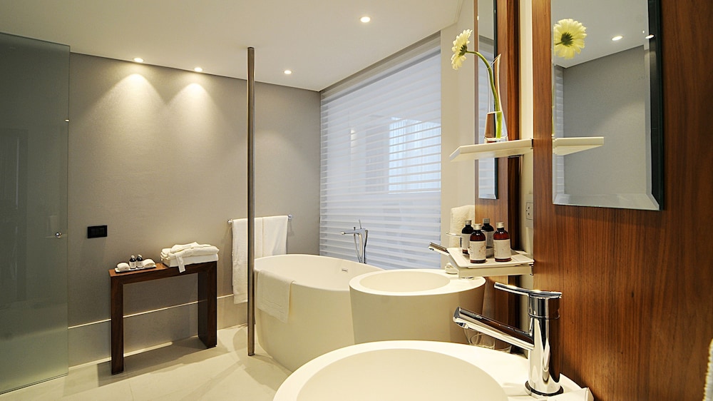 PUERTO NORTE DESIGN HOTEL 60/63