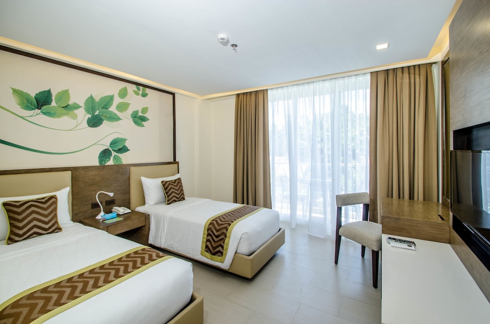 Deluxe Room with Pool View