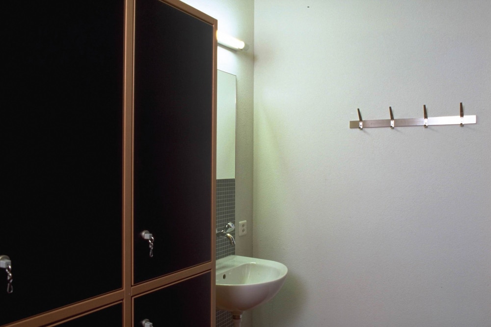 Zurich Youth Hostel 59/61