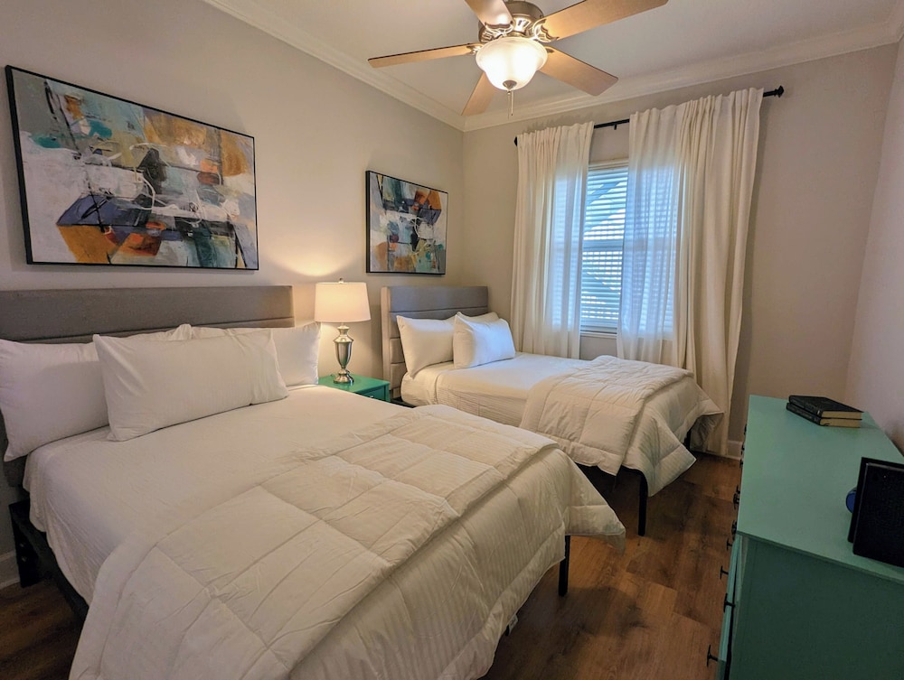 3 Bedrooms, Condo, Beach, King Bed, 1 Queen and 2 Double Beds, Ocean View