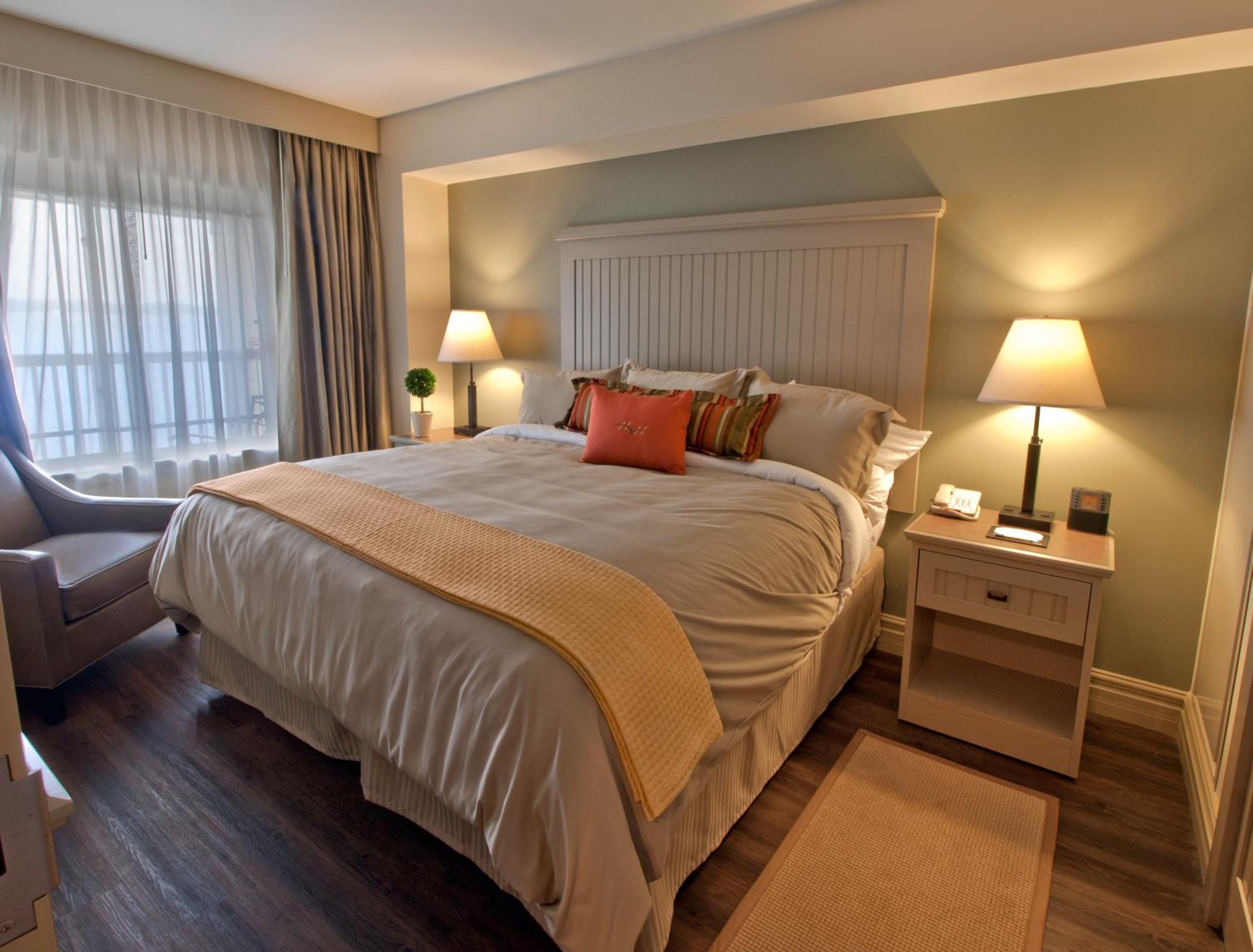 Commodore, Suite