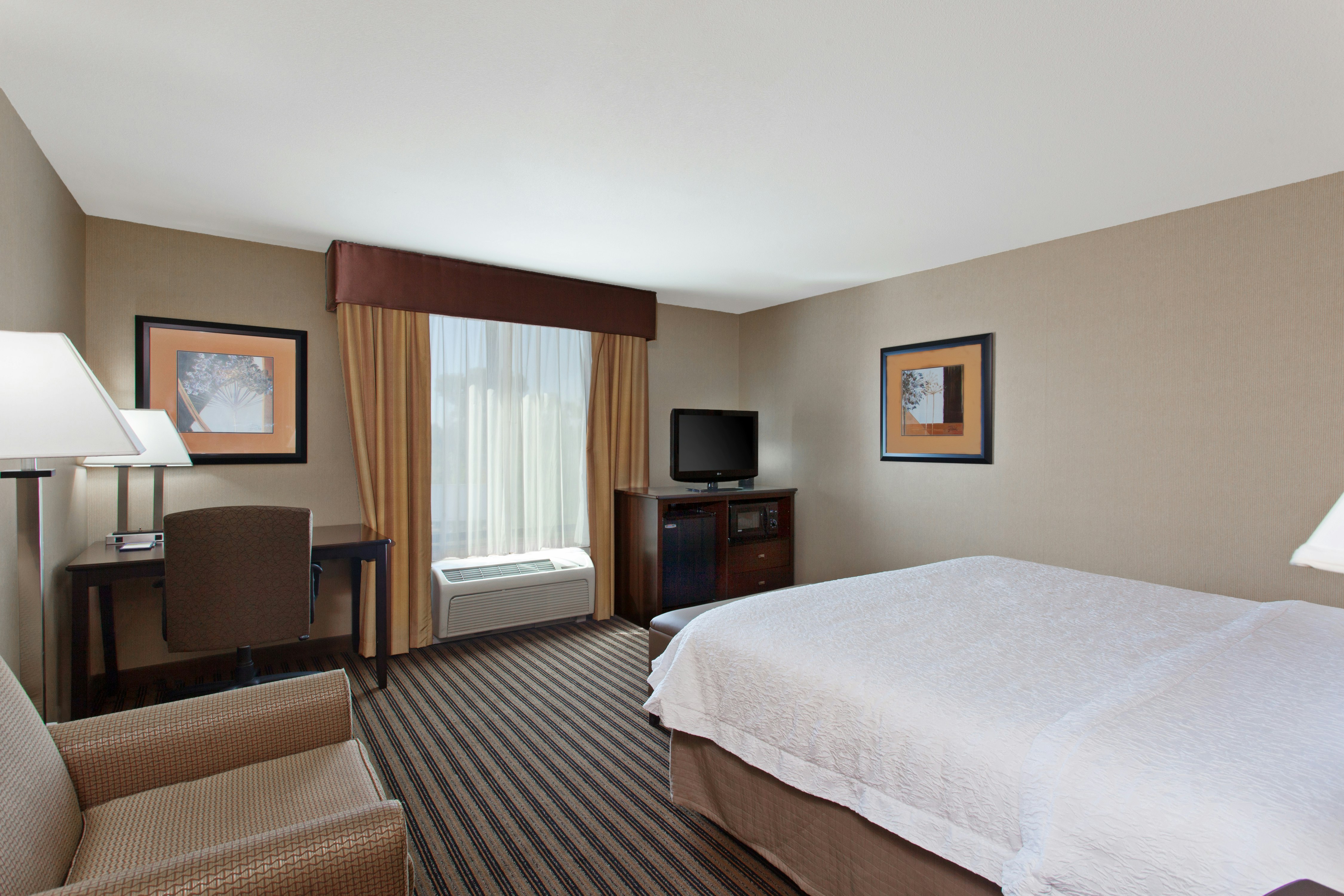 ROOM, KING BED