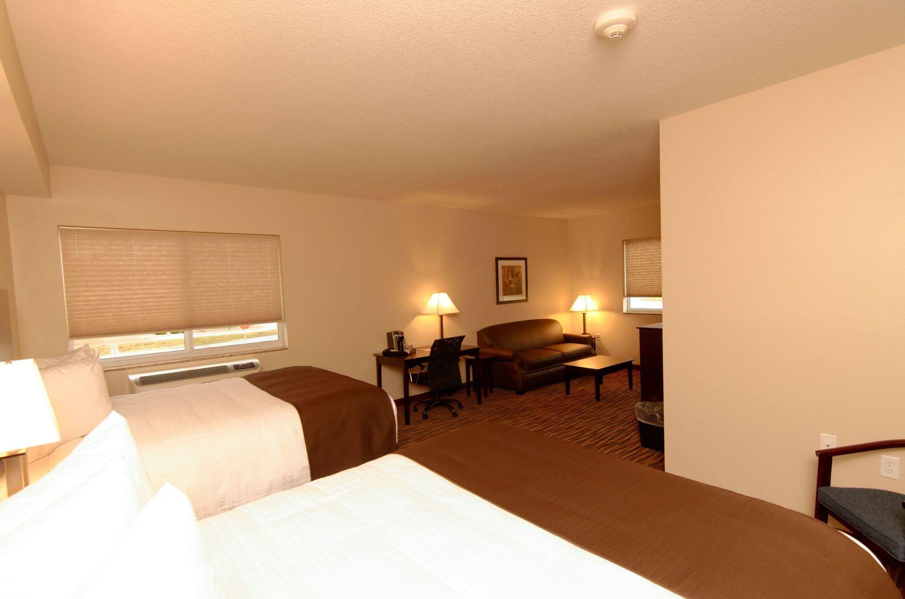family suite, multiple beds