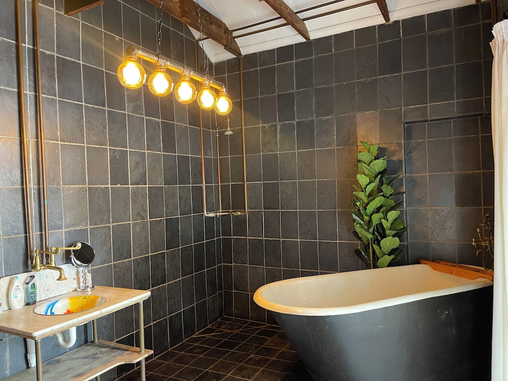 Sandton Farmhouse Executive B&B 35/38