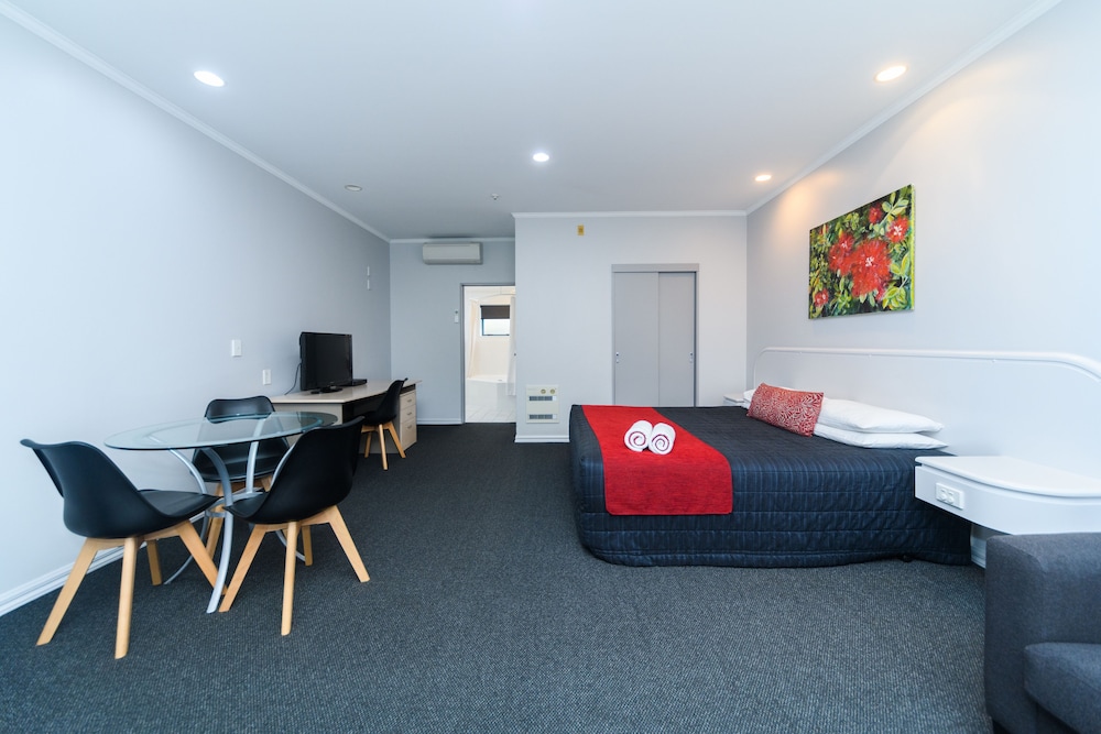 Aubyn Court Spa Motel 35/41