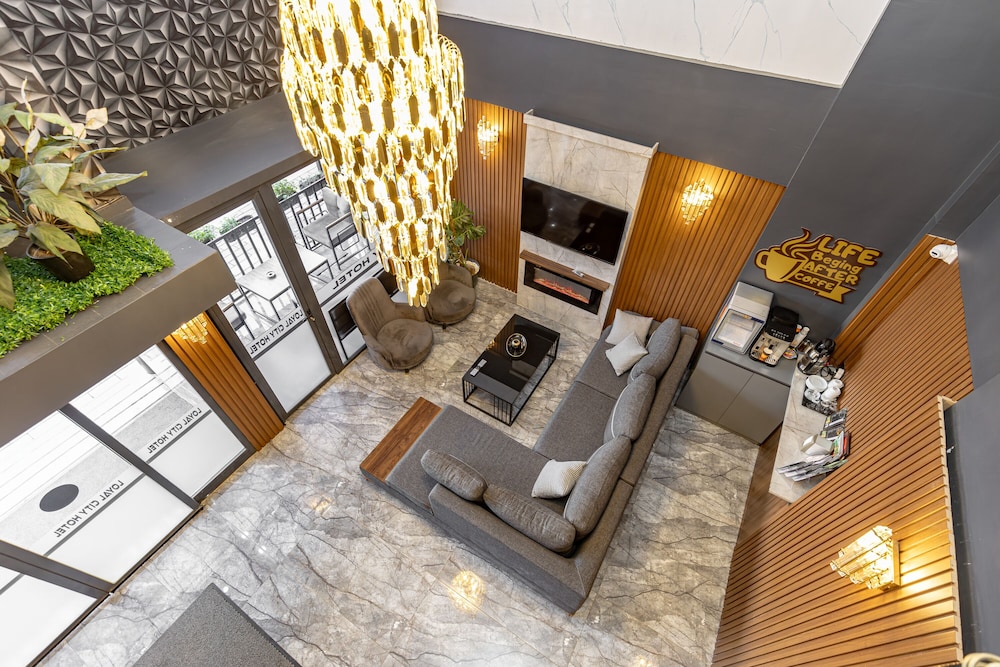 Loyal City Hotel 47/63