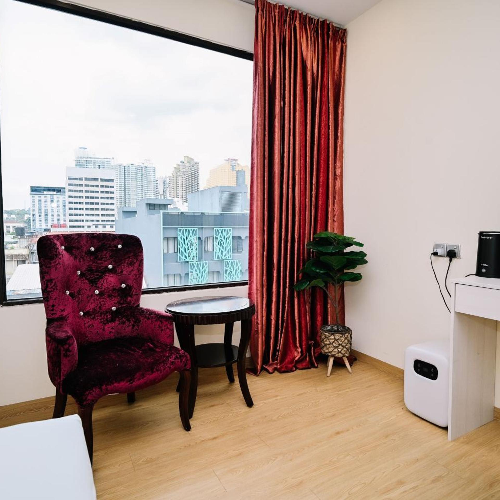 Kingston Hotel 40/53