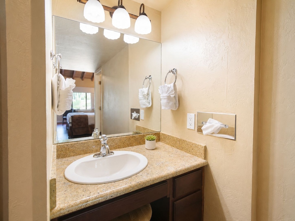 Studio, King Bed, Sofa, Villas At Poco Diablo by VRI Americas 5/8