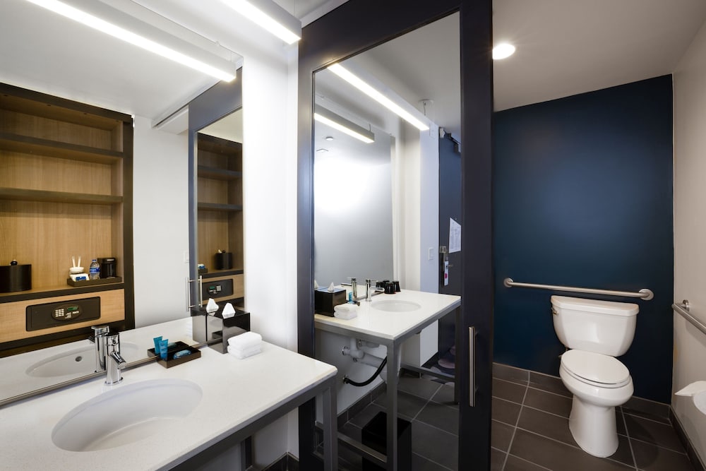 Aloft Austin Airport 20/47