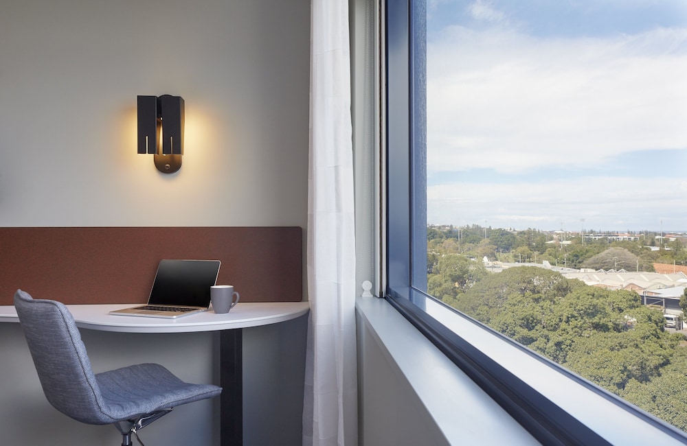 HOLIDAY INN EXPRESS NEWCASTLE 46/63