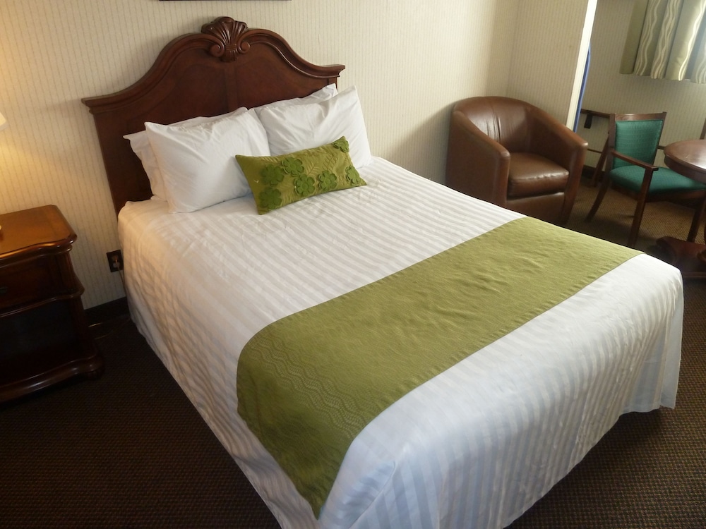 The Floral Park Motor Lodge 9/56