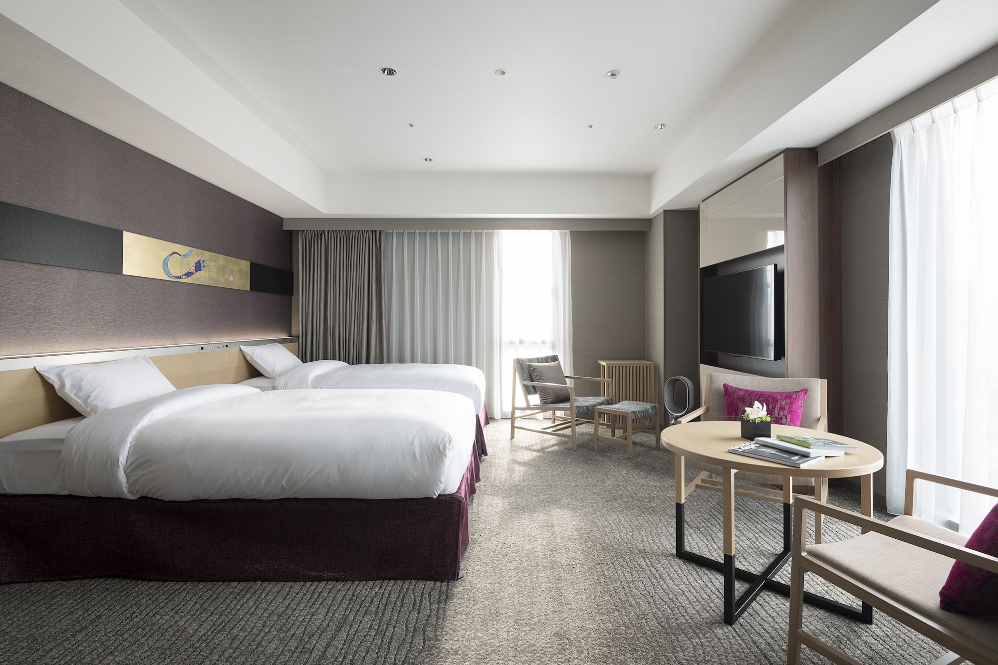 DELUXE, FAMILY, TWIN BEDS