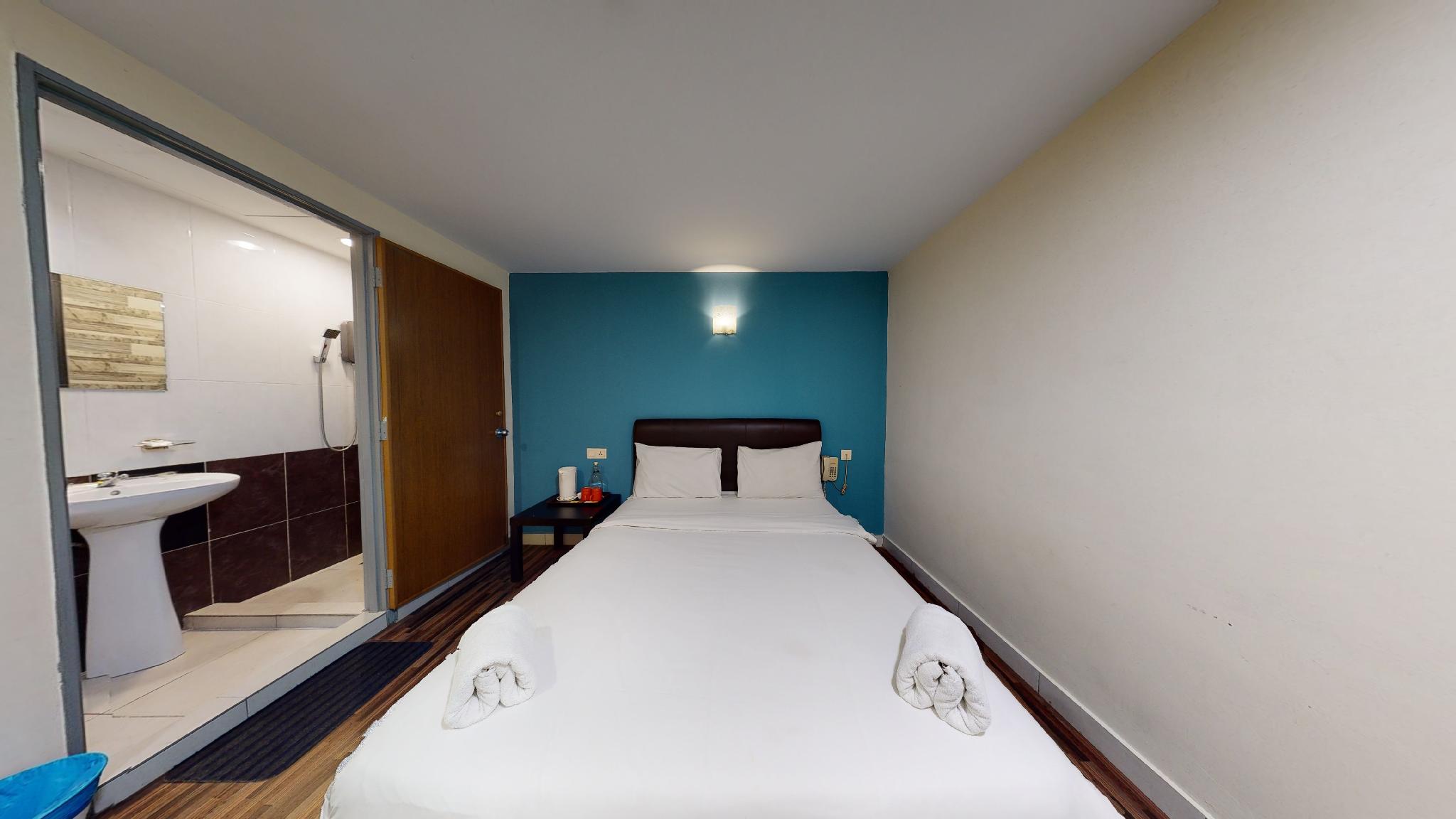 Super, Deluxe, Queen Bed