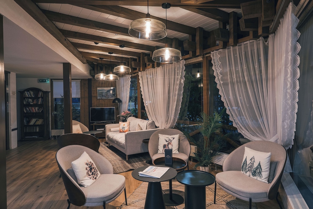 Chalet Swiss Hotel 28/50