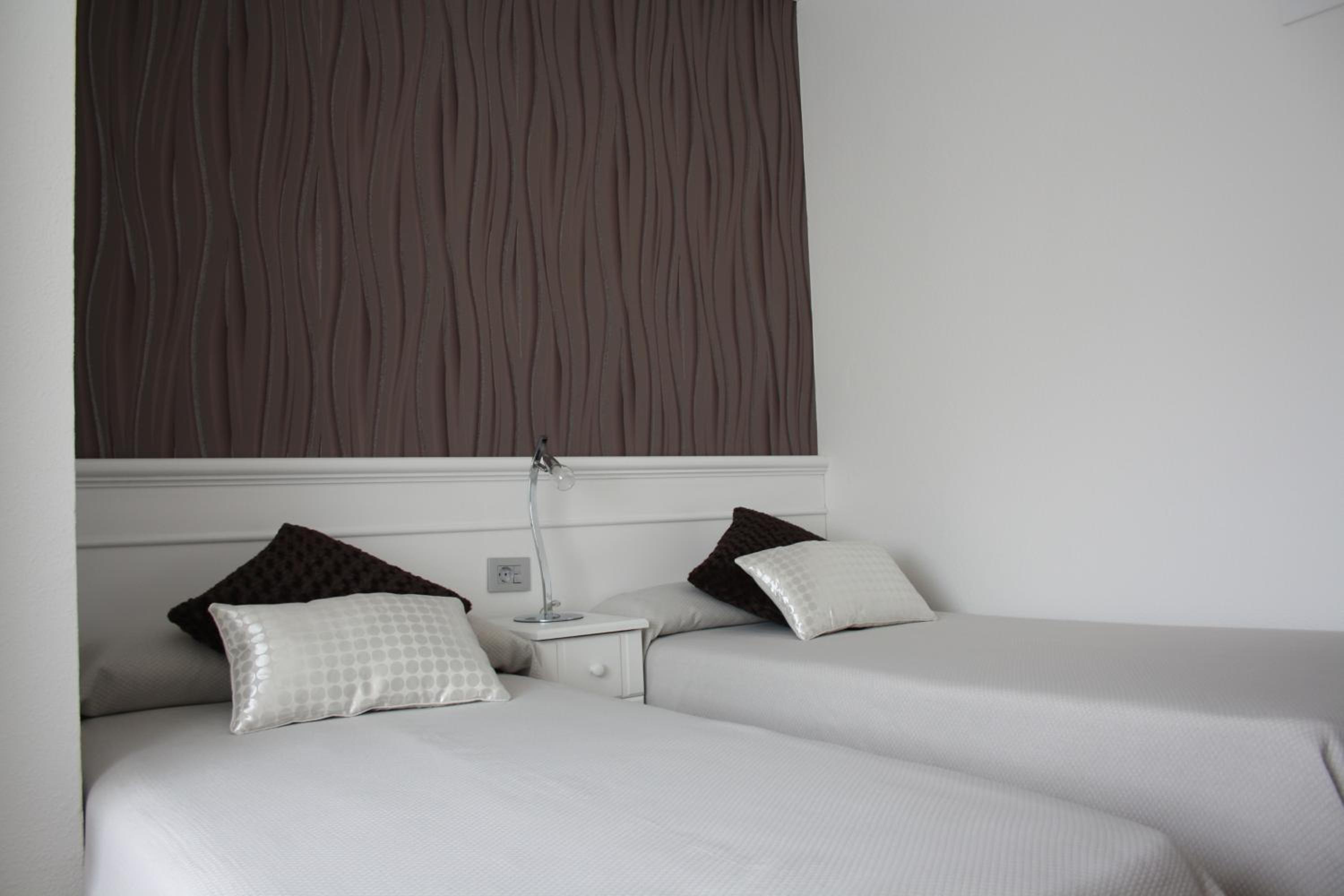 Standard, Twin Beds