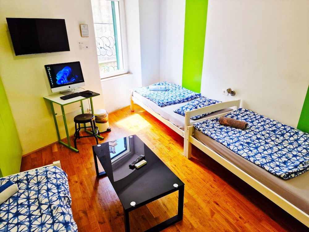 Croparadise Hostel 36/50