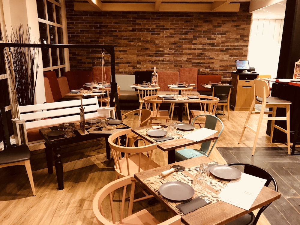 restaurant cafeteria