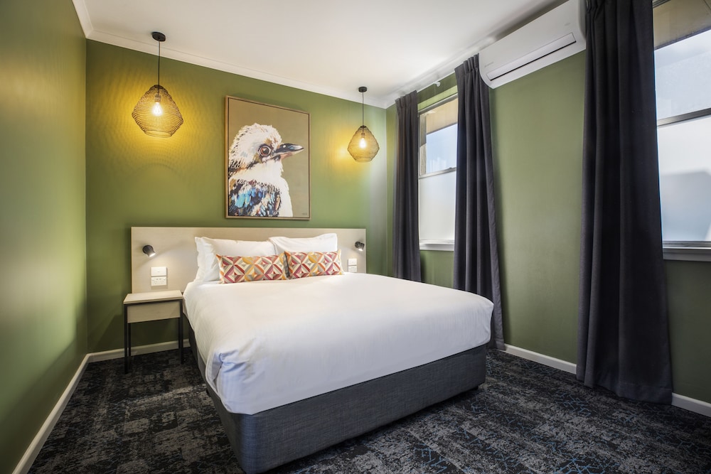 Pritchards Hotel 26/63