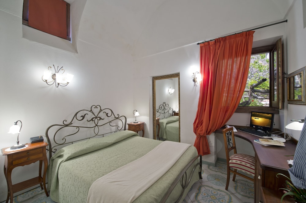 L Antico Borgo Dei Limoni 8/50