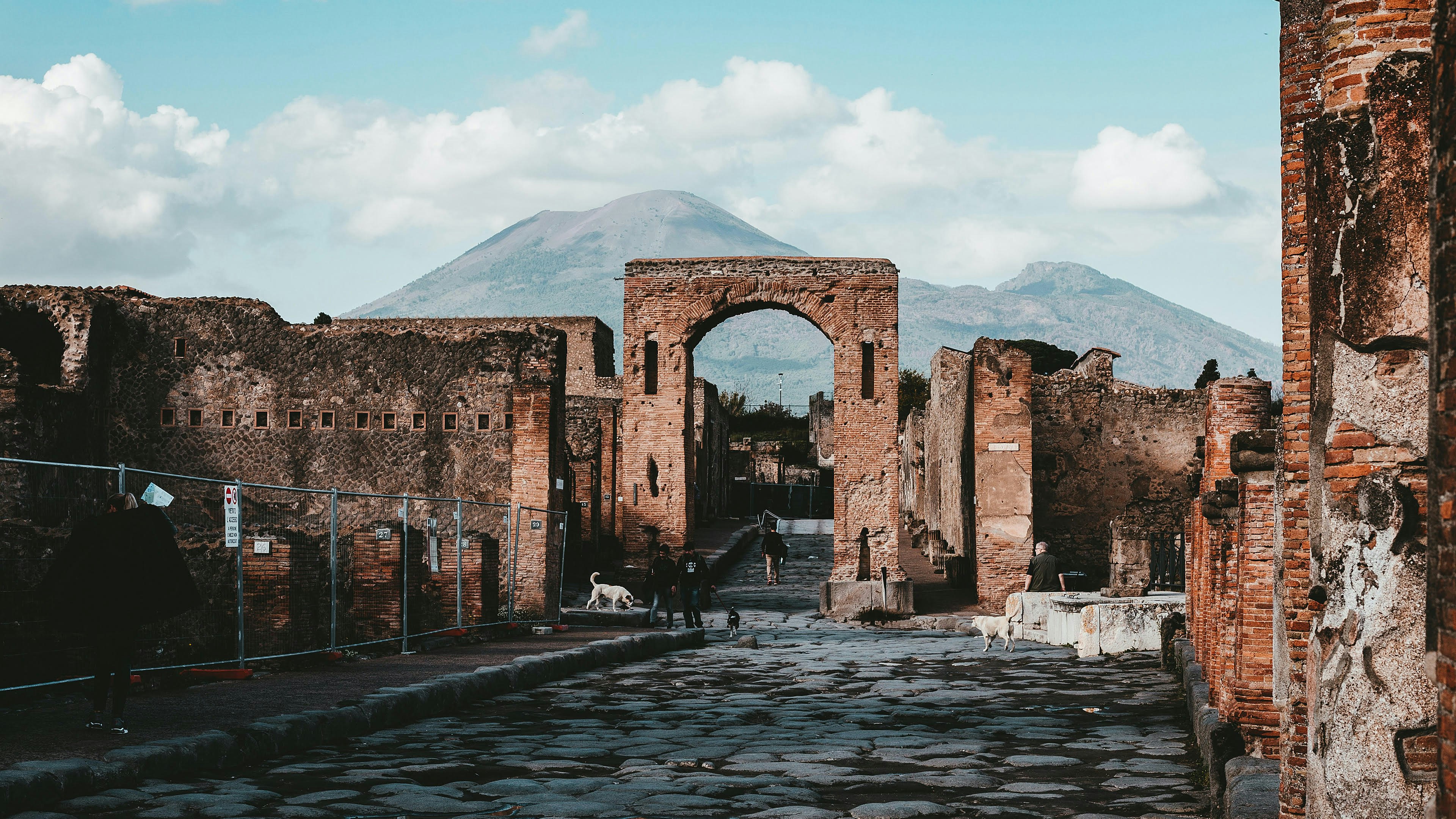 Holiday Inn Naples Nola Vulcano Buono 50/50