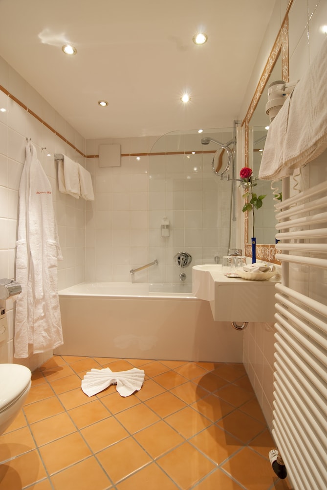Hotel Rheinischer Hof 38/39