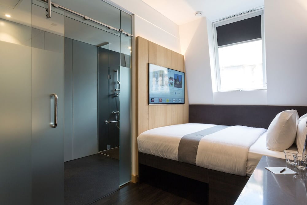 ROOM, QUEEN BED, ACCESSIBLE