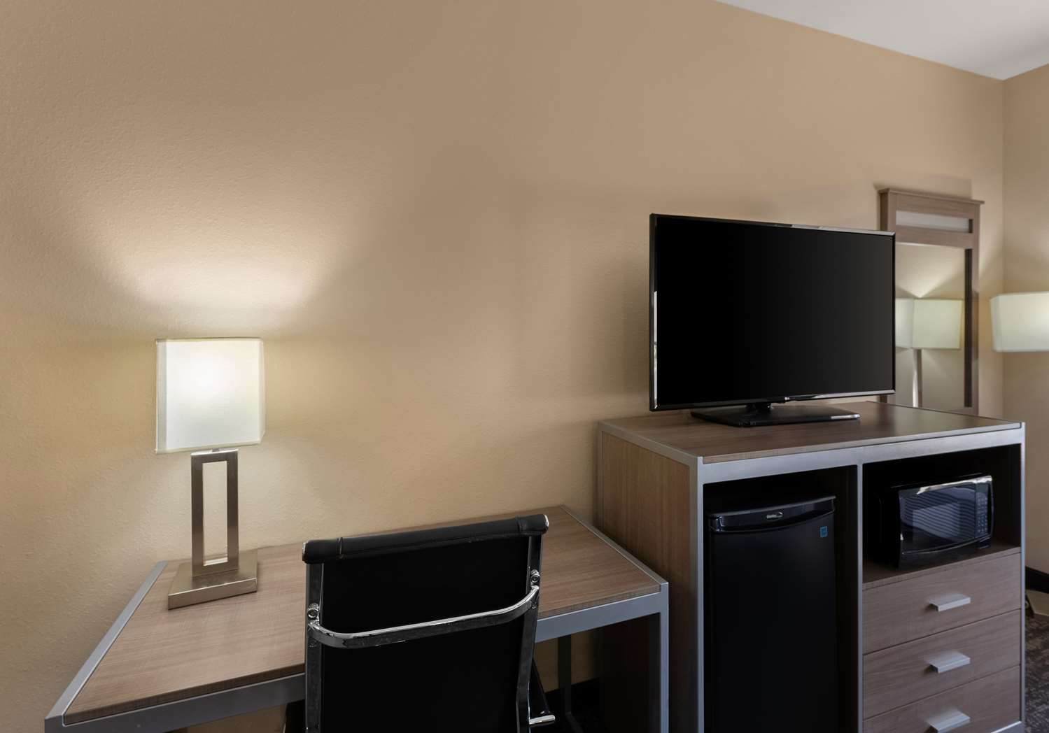 Best Western Adena Inn 34/38