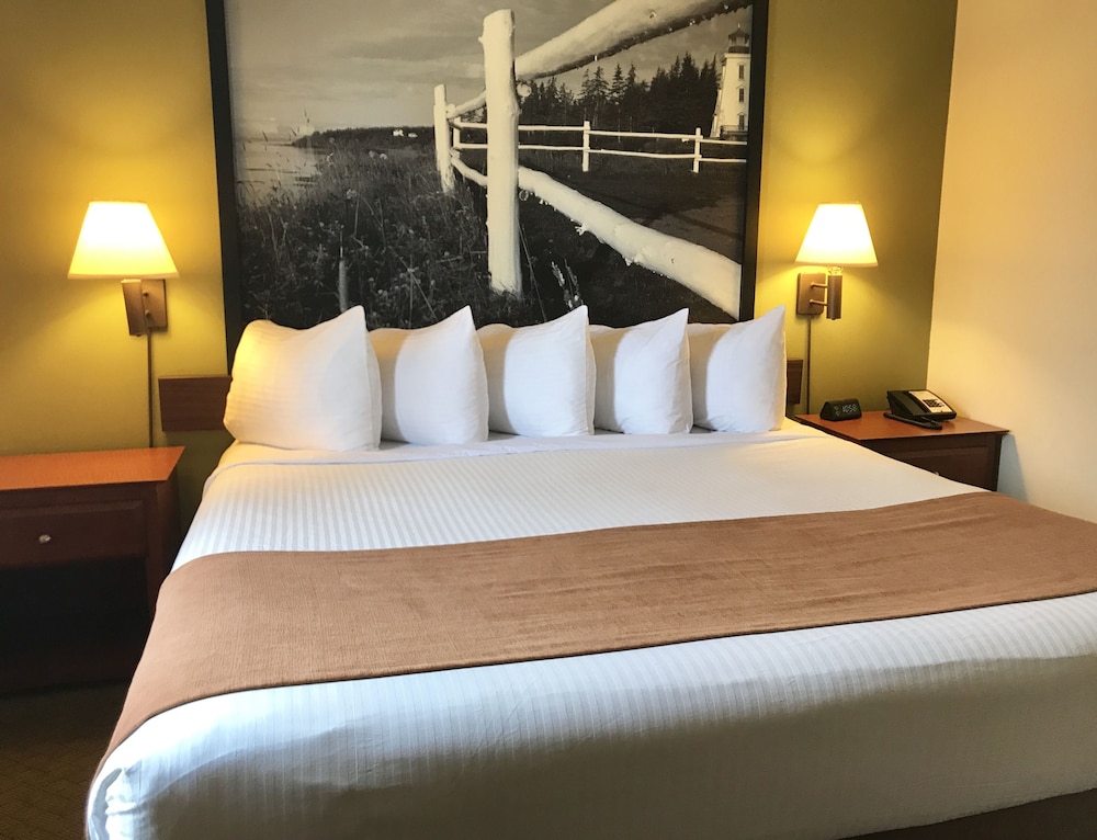 Super 8 By Wyndham Amherst NS 16/49