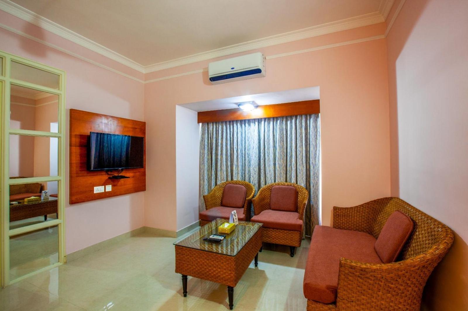 HOLIDAY HOTEL CHERAI 12/28