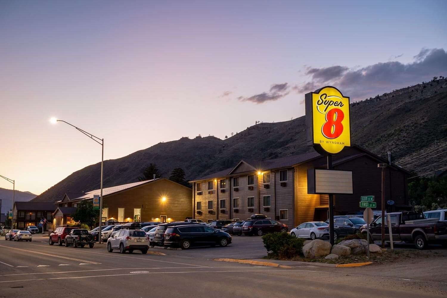 Super 8 By Wyndham Gardiner/Yellowstone Park Area 4/57