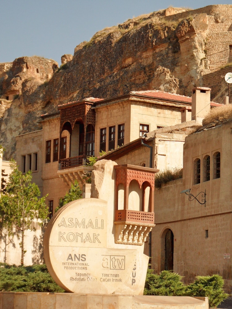 Nino Cave Suites 45/50